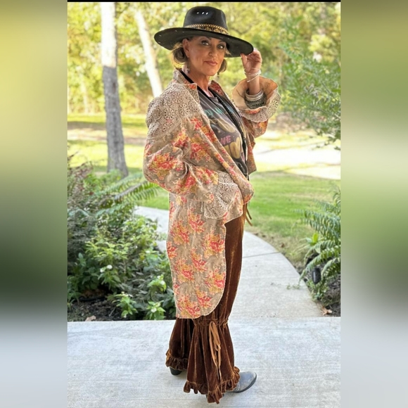 Circus Top Floral Jacket - Picture 2 of 4